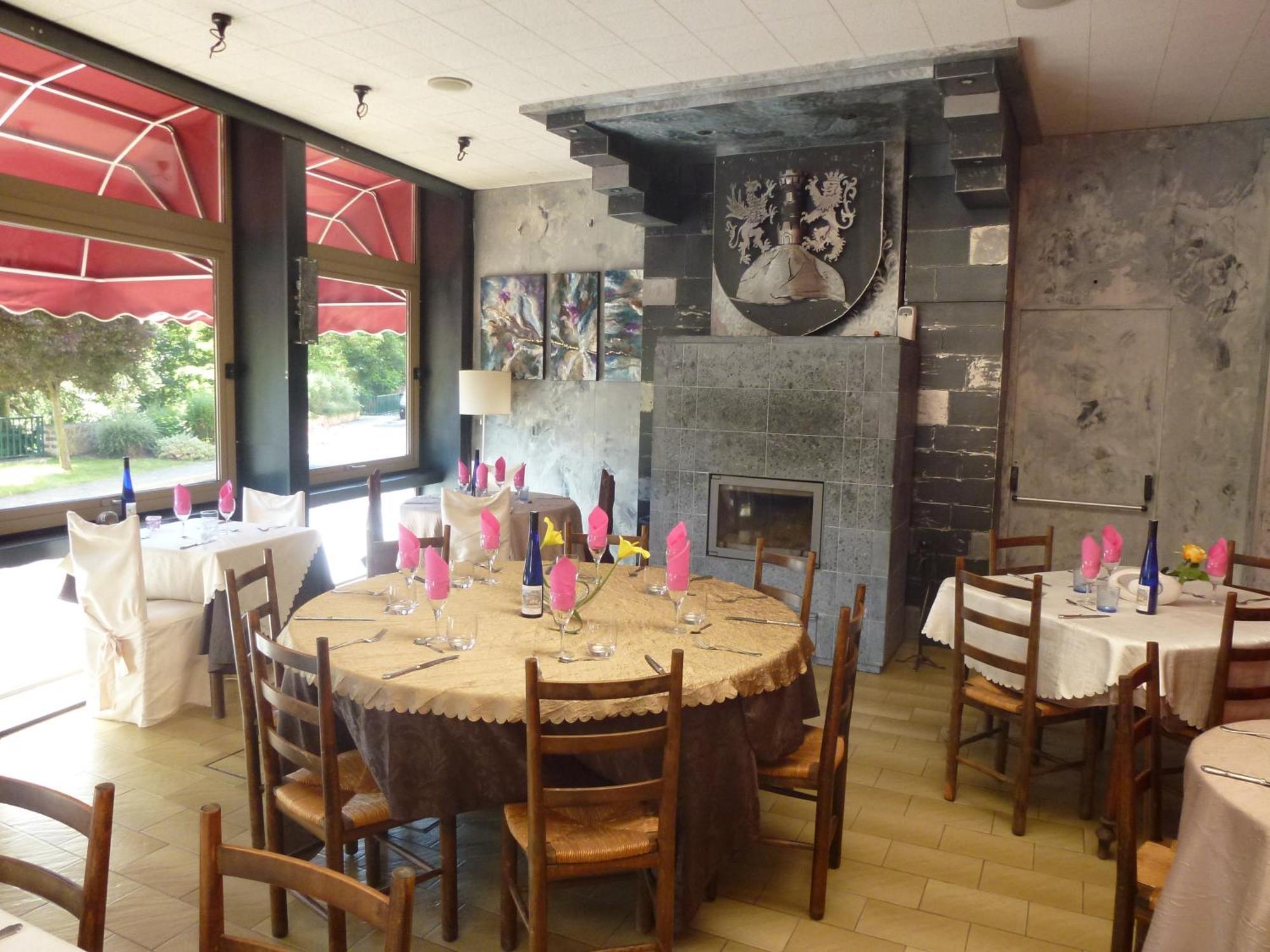 Hotel Restaurant Le Pain De Sucre Monistrol-dʼAllier Zewnętrze zdjęcie