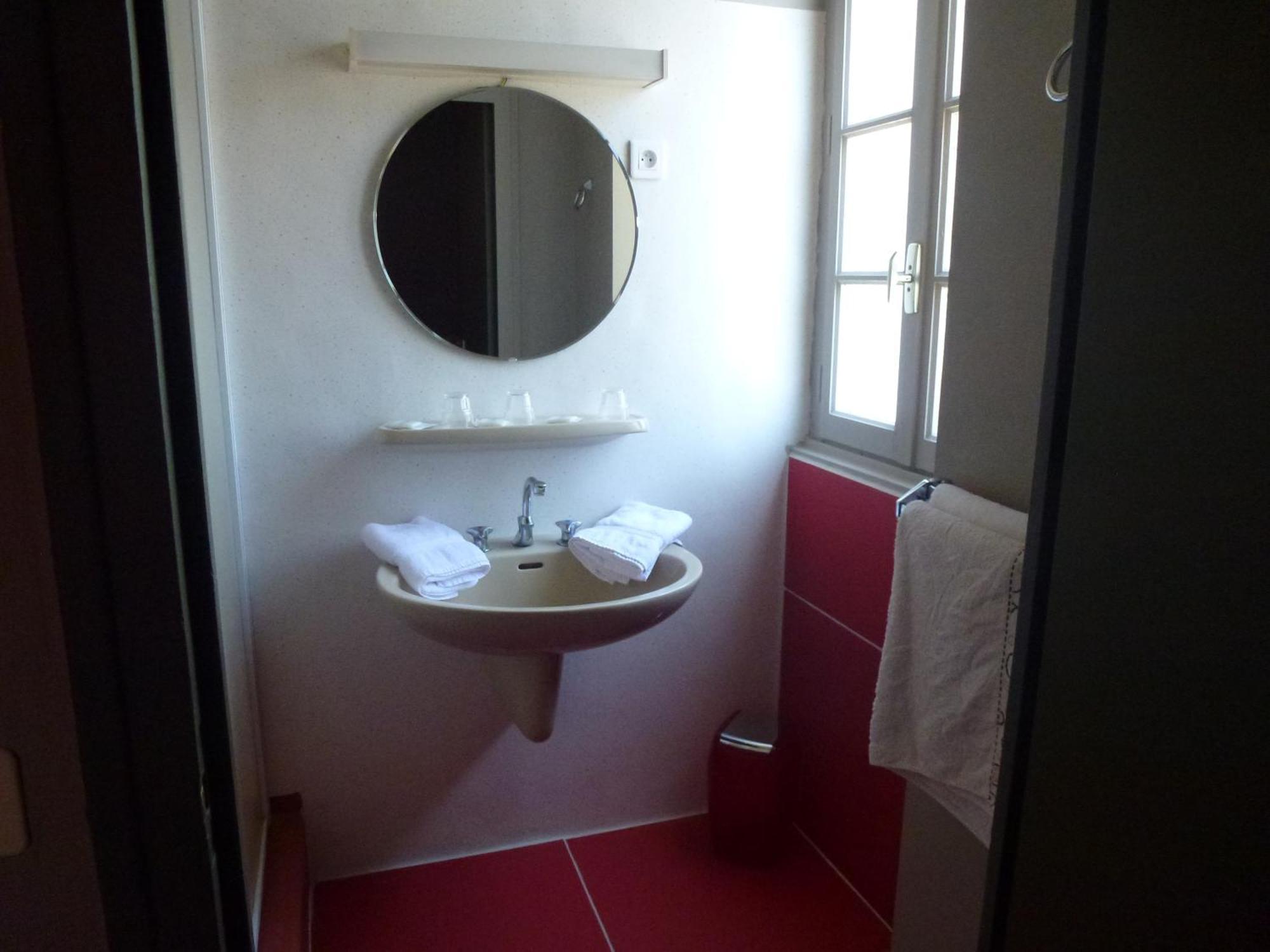 Hotel Restaurant Le Pain De Sucre Monistrol-dʼAllier Zewnętrze zdjęcie