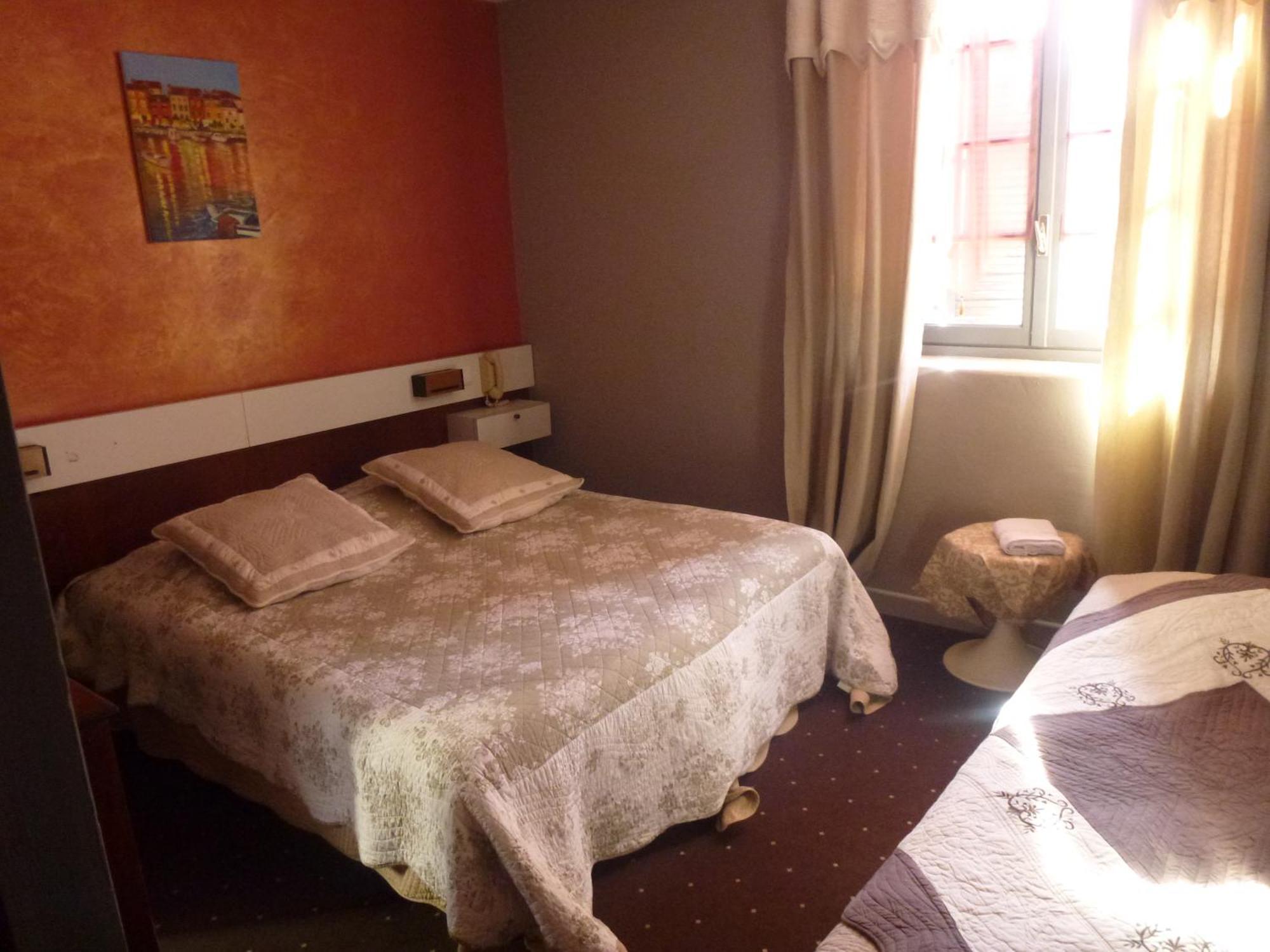 Hotel Restaurant Le Pain De Sucre Monistrol-dʼAllier Zewnętrze zdjęcie