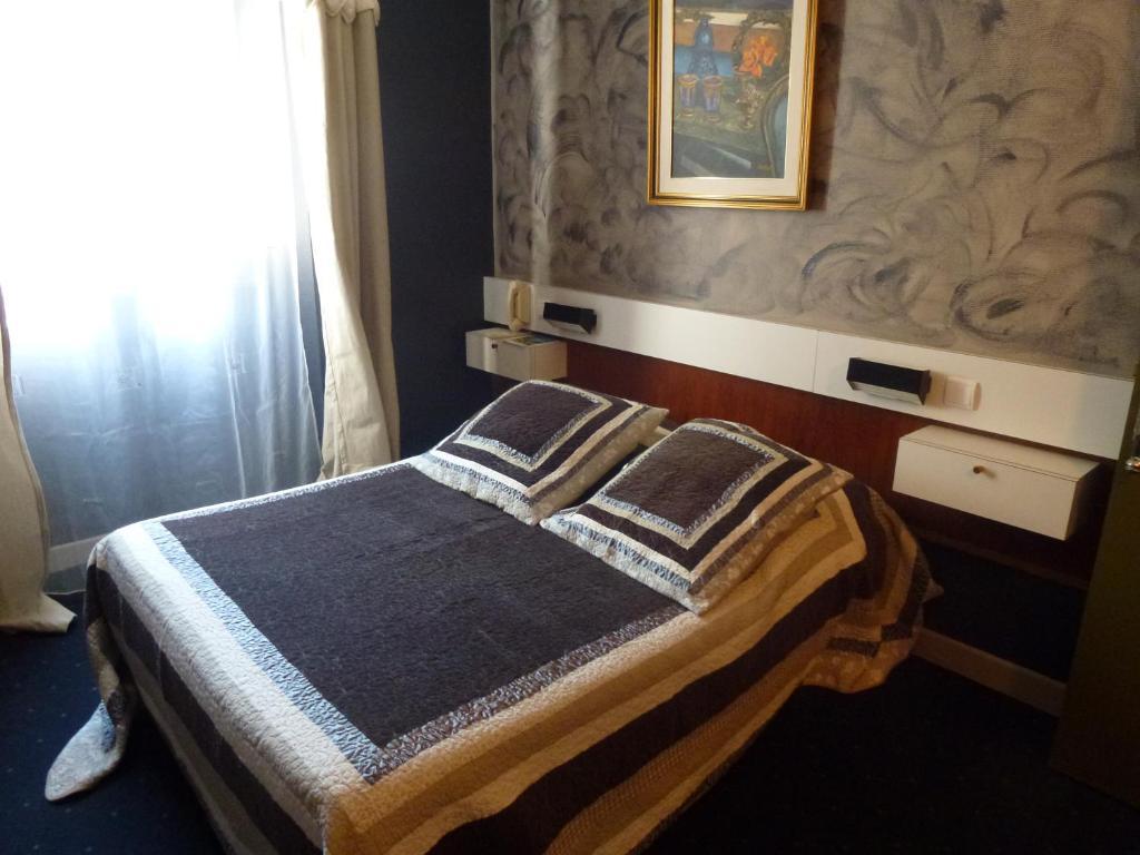 Hotel Restaurant Le Pain De Sucre Monistrol-dʼAllier Pokój zdjęcie